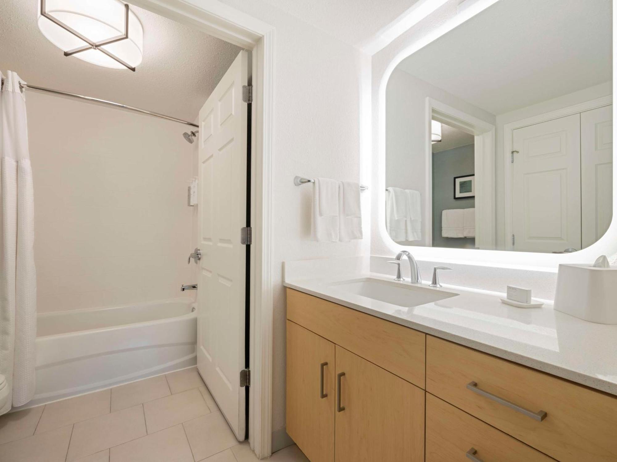 Homewood Suites By Hilton Parsippany-Troy Hills Экстерьер фото